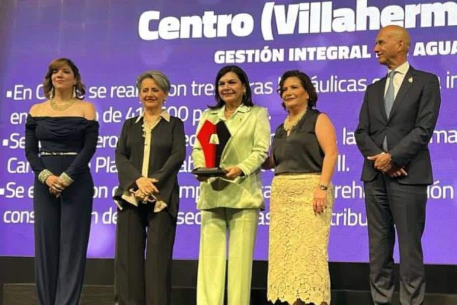 Premio a las mejores prácticas de gobiernos locales, es de los ciudadanos de Centro: Osuna