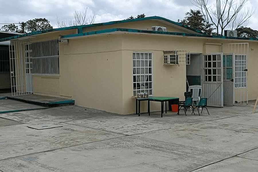¡Ni las púas los detuvo! Roban jardín de niños en El Cedro, Nacajuca
