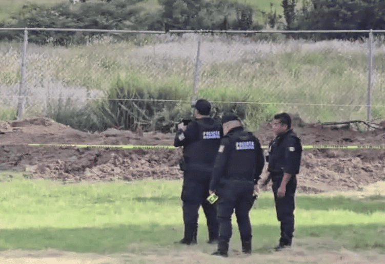 Hallan restos óseos enterrados en secundaria de Tlaxcala
