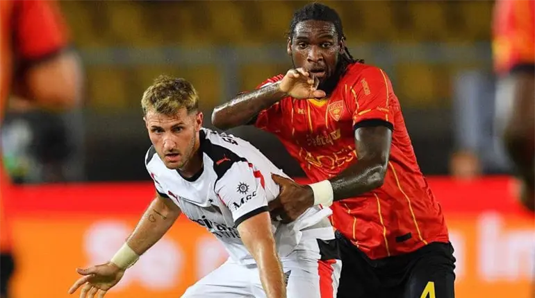 Milan vence al Lecce y consigue su primer triunfo en la Serie A
