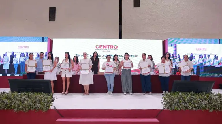 Presume Osuna que más de 8 mil mujeres han sido capacitadas con programa “Mujeres al Centro”