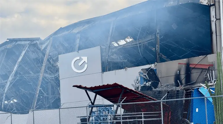 Incendio consume fábrica en Querétaro; no hubo fallecidos ni heridos