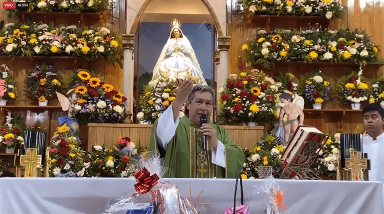 Parroquia de Cupilco bendice mochilas y pide a Dios guiar y cuidar a estudiantes