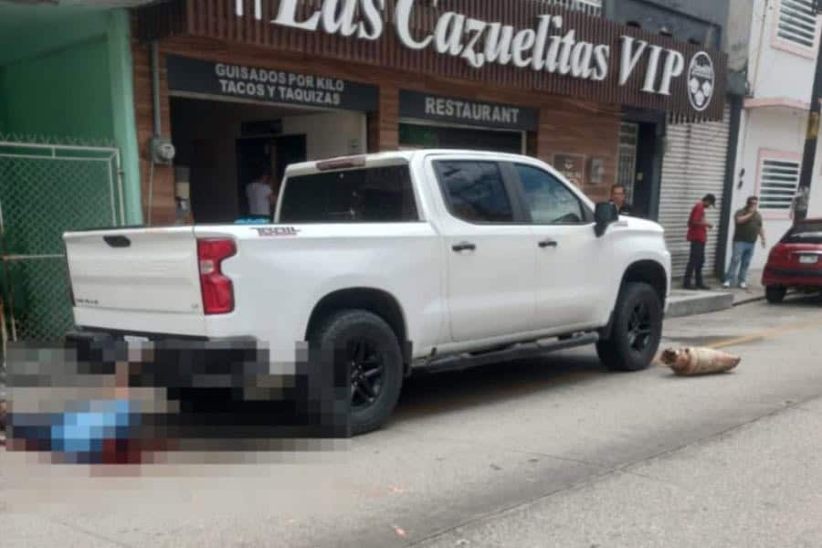 Explosión de tanque de gas, decapita a hombre en Paraíso; lo llenaba en la vía pública