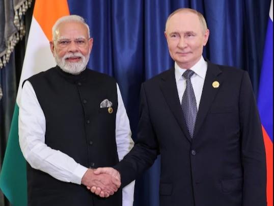 Modi y Putin acuerdan nuevo encuentro en Nueva Delhi; ambos coincidieron en la Cumbre China Modi y Putin acuerdan nuevo encuentro en Nueva Delhi; ambos coincidieron en la Cumbre China