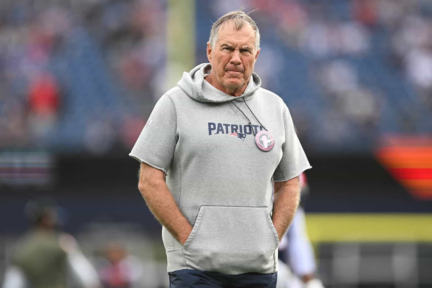 Bill Belichick debuta como entrenador… en futbol americano colegial