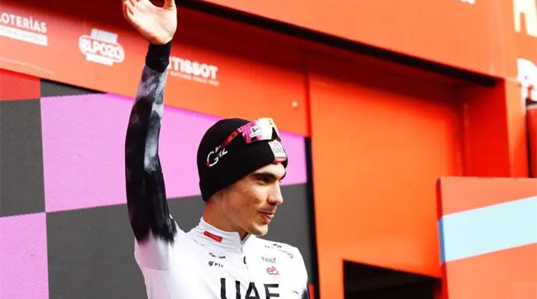 El ciclista Juan Ayuso saldrá del UAE Team Emirates