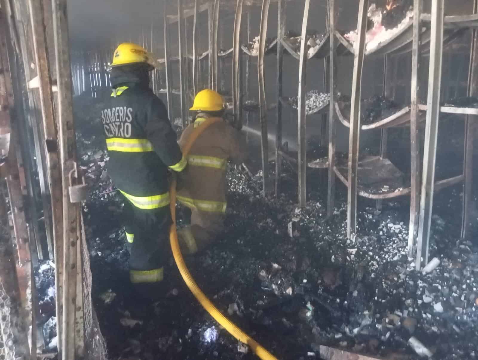 Sofocan nuevas fumarolas en Del Sol