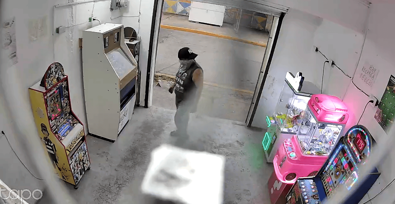 Roban máquina tragamonedas en Centro