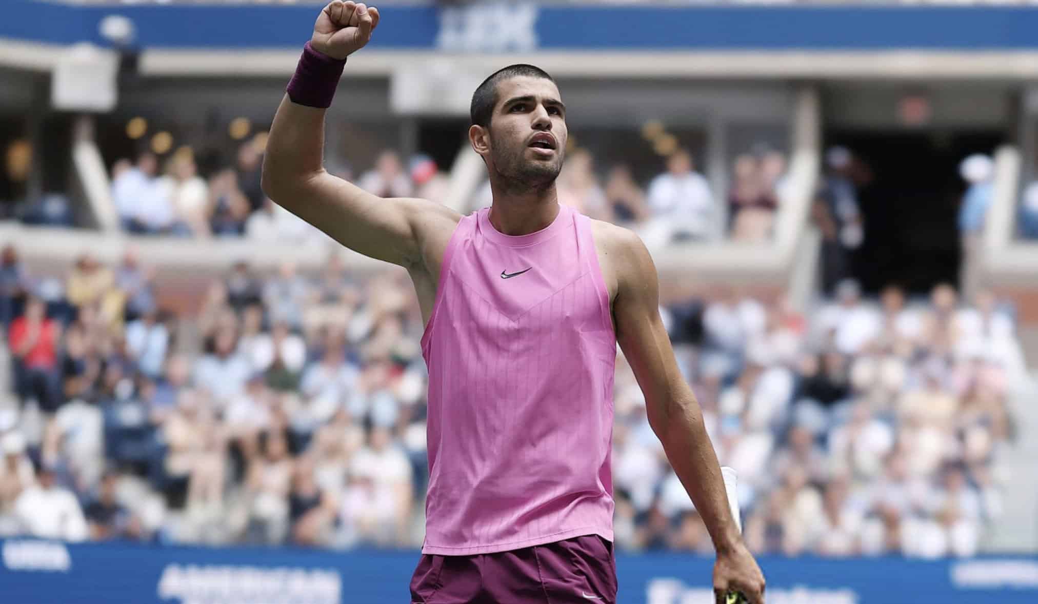 Carlos Alcaraz sigue sin ceder ningún set y avanza a semifinales del US Open