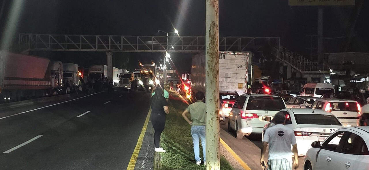 Bloquean la Villahermosa-Macuspana por falta de agua en La Cruz del Bajío