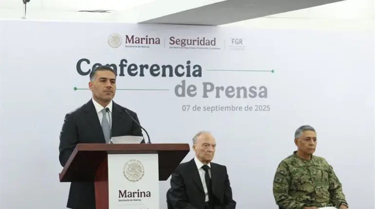 5 marinos, entre ellos el sobrino del extitular de la Marina, formaban parte de red de contrabando de combustible: Harfuch