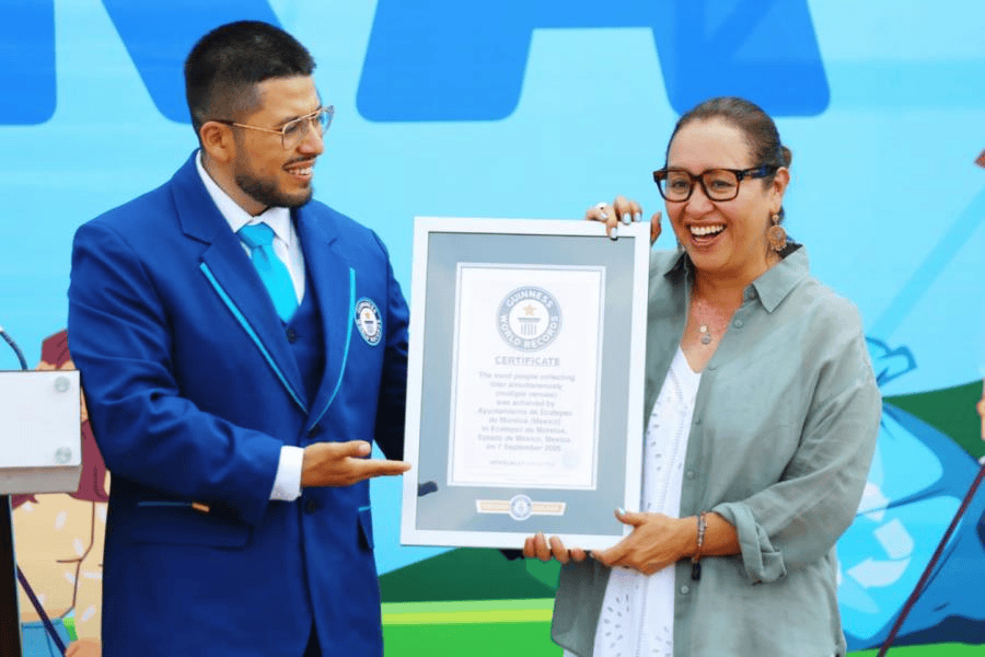 Ecatepec rompe récord Guinness World del mayor número de personas recogiendo basura simultáneamente