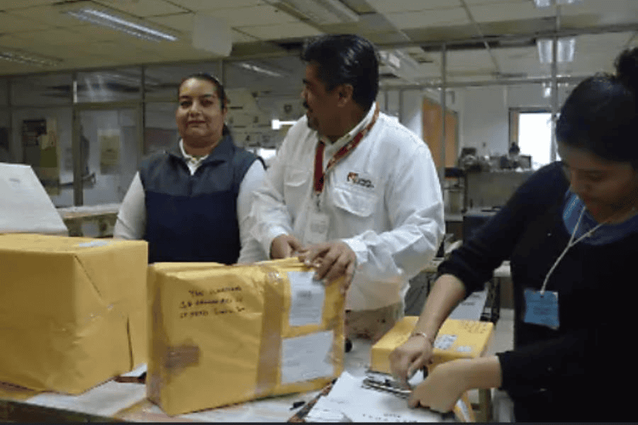 Se desploma 80% del tráfico postal hacia EE.UU. tras impuestos