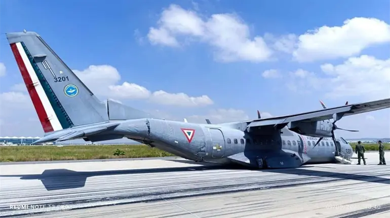 Avión de la Fuerza Aérea Mexicana sufre daños luego de aterrizaje forzoso en el AIFA