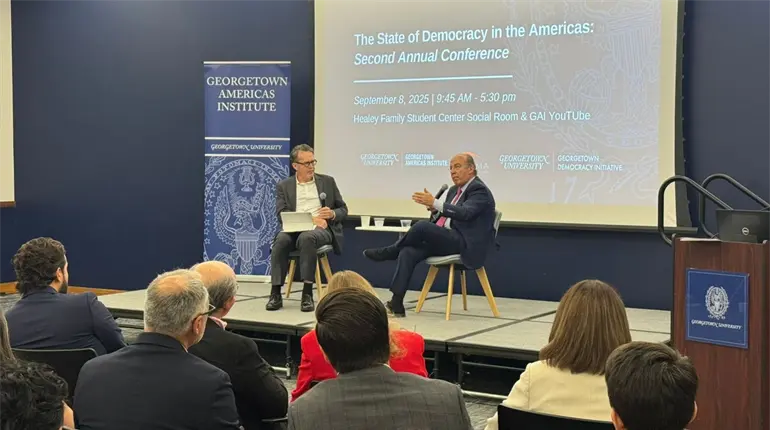Calderón cuestiona a Ken Salazar por no impedir el “proceso de demolición” del Poder Judicial