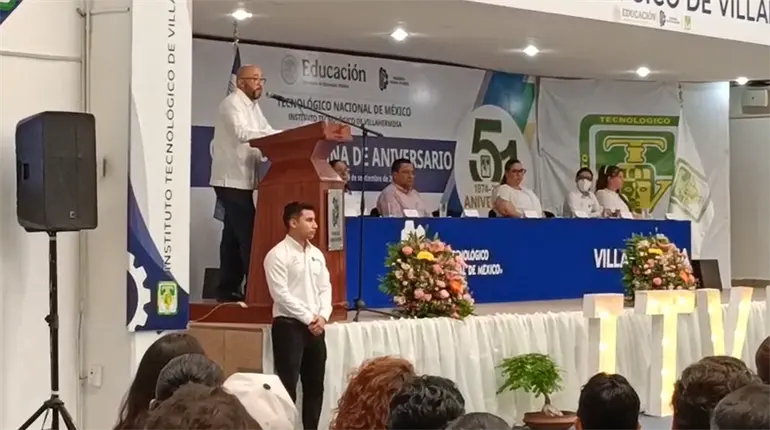 Tec de Villahermosa ha sido “faro de conocimiento”: Director