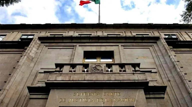 Frena Sheinbaum aumento de 15 mil mdp al presupuesto de la SCJN