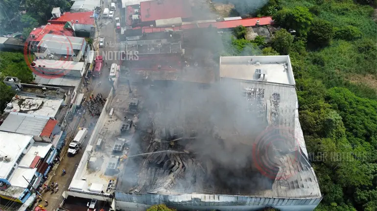 Incendio en tienda departamental deja 6 heridos en Veracruz