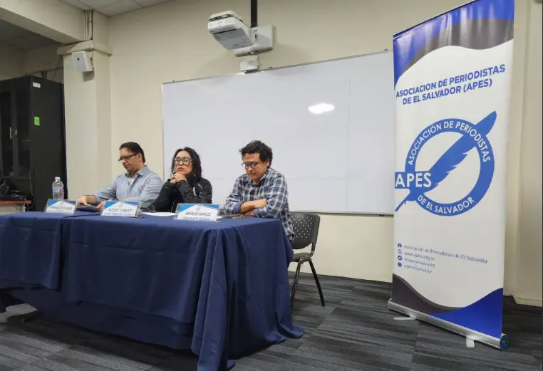 Asociación de Periodistas cierra sus oficinas en El Salvador tras nueva Ley de Agentes Extranjeros