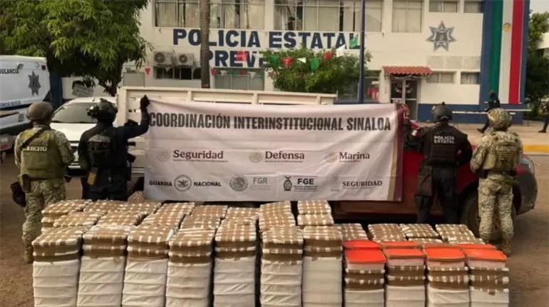 Aseguran en Sinaloa más de una tonelada de metanfetamina, conocida como cristal