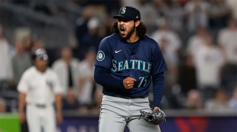 Andrés Muñoz llega a 36 salvamentos en MLB y es el 3er mexicano con más rescates en una temporada