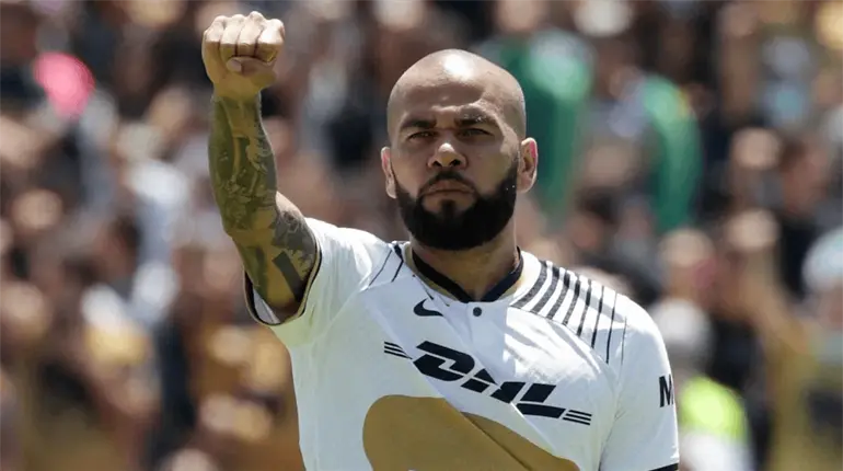 Dani Alves deberá pagar 2.25 millones de dólares a Pumas tras fallo del TAS