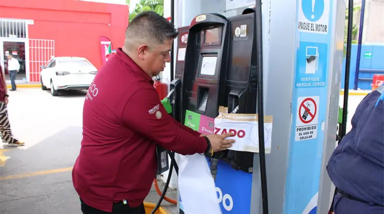 Profeco y ASEA clausuran e inmovilizan gasolineras en Tabasco