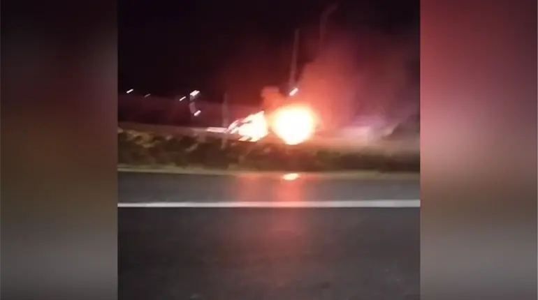 Reportan incendio de camioneta sobre la Villahermosa-Cárdenas