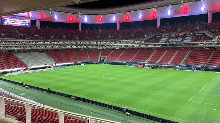 FIFA reconoce al estadio de Chivas por eficiente drenaje tras superar tormenta