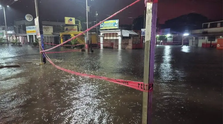 Sufre anegaciones la cabecera municipal de Jalapa; cárcamos estaban al “tope” reporta alcalde
