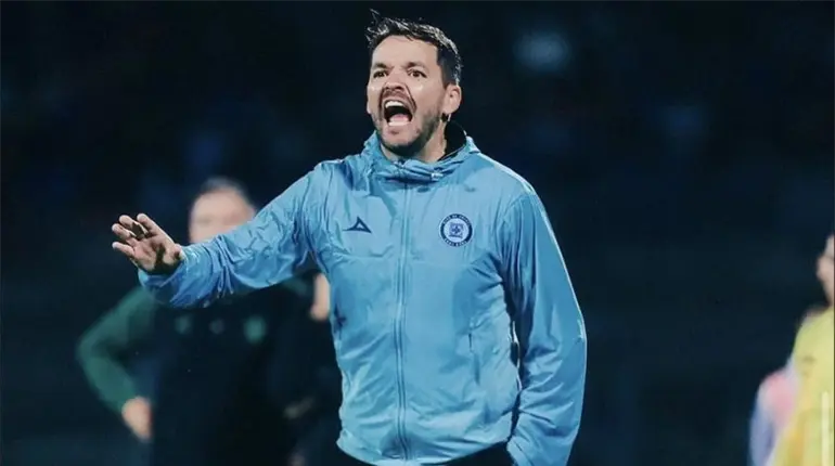 Nicolás Larcamón se une a lista selecta de entrenadores de Cruz Azul con victorias consecutivas