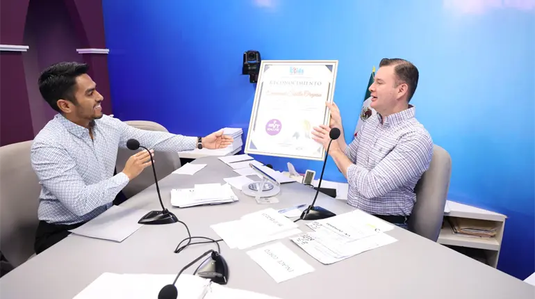 Entrega Bkids reconocimiento a Telereportaje por formar e informar a los tabasqueños del futuro