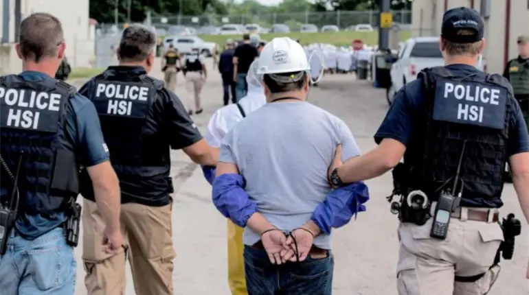 Gobierno de EE. UU. reporta, sin pruebas, que 1.6 millones de personas se han autodeportado
