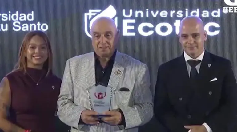 Recibe Universidad Olmeca premio internacional por Compromiso Social y Sostenibilidad Innovadora