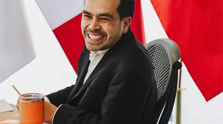 Falta mucho para que se preocupe por las alianzas electorales, revira MC a Sheinbaum