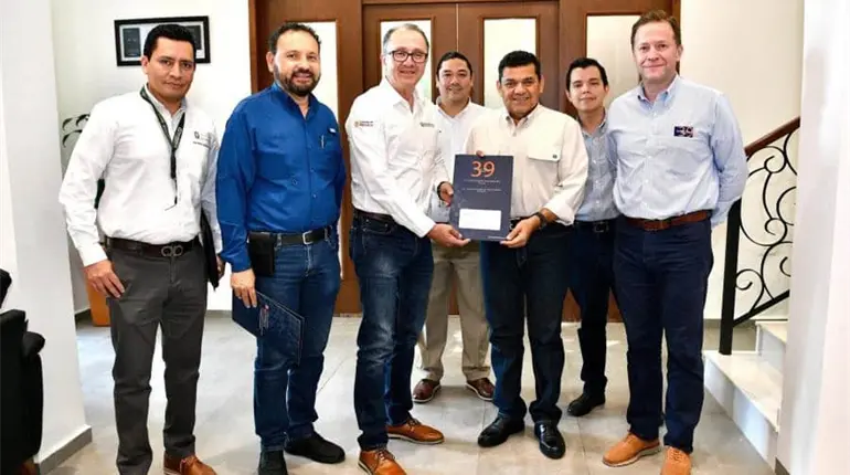 Entrega May al IMSS-Bienestar escritura del Hospital Comunitario de Jonuta