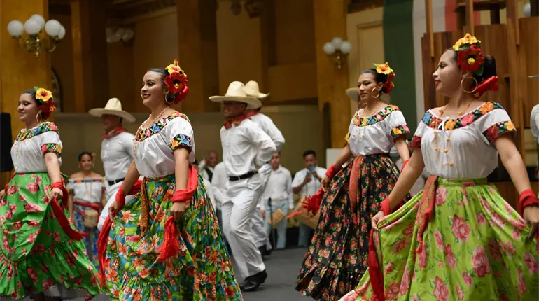 Participan alumnos del CEIBA Tabasco en presentación artística durante la FILAH 2025 en CDMX
