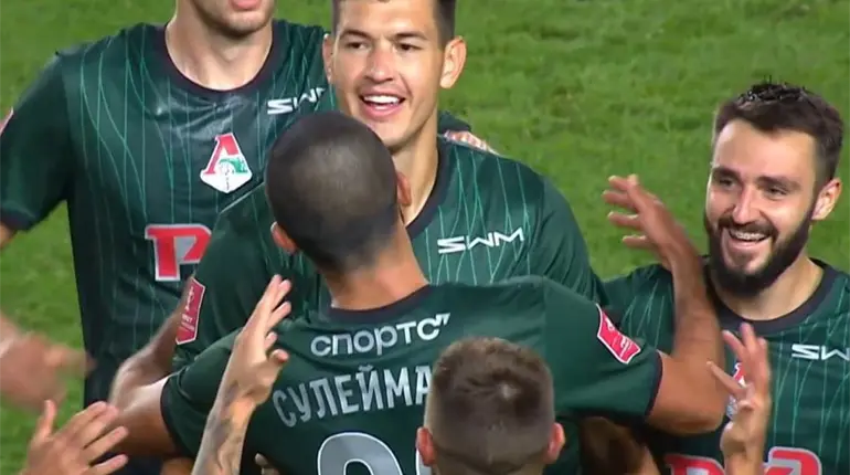 César Montes y el Lokomotiv son líderes del futbol ruso