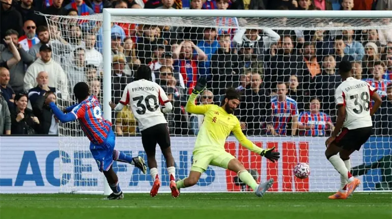 Crystal Palace vence al Liverpool y le quita el invicto en Premier League