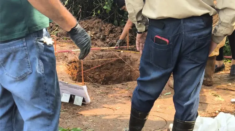 Fosa clandestina en Fraccionamiento Bicentenario; hallan resto de un hombre