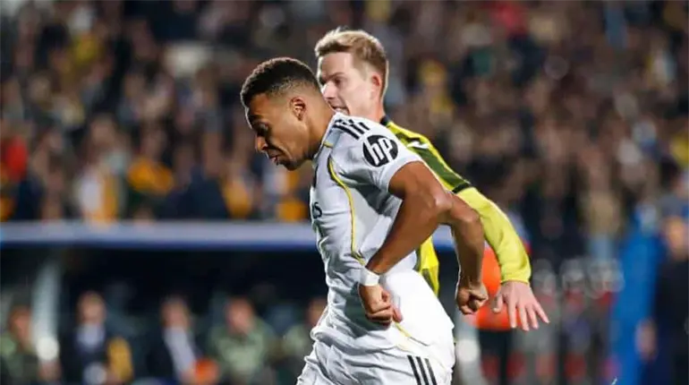 Real Madrid golea al Kairat en Champions con hat trick de Mbappé