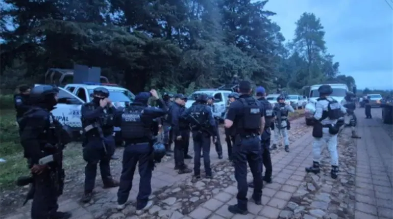 2 policías municipales heridos deja enfrentamiento a balazos en Michoacán