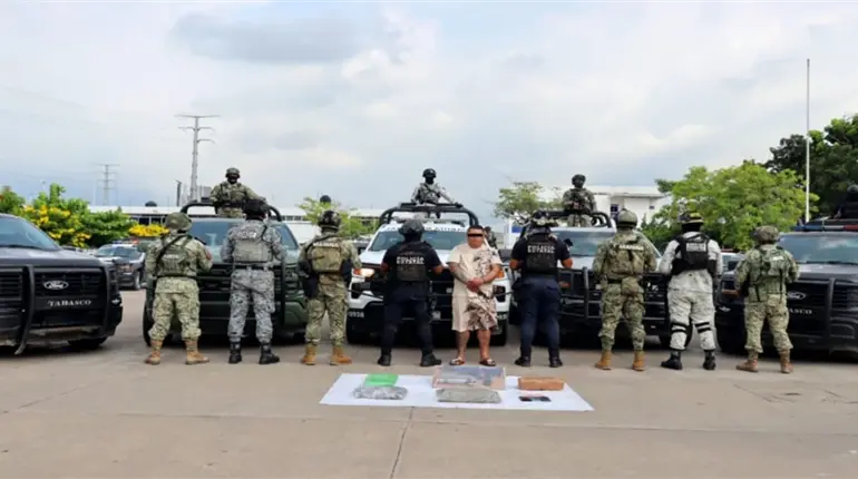 Detienen a ‘El Lucha’ por delitos contra la salud y portación de arma de fuego en Villa El Cielo