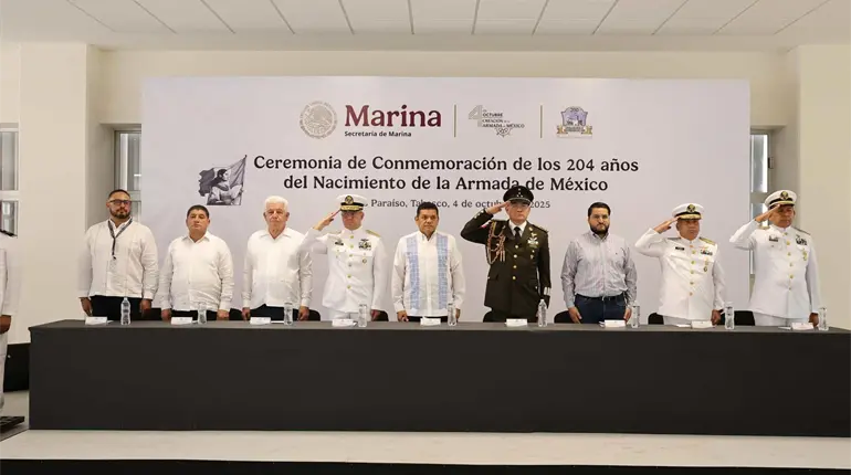Condecoran a marinos de la Tercer Región Naval en aniversario de la Armada de México
