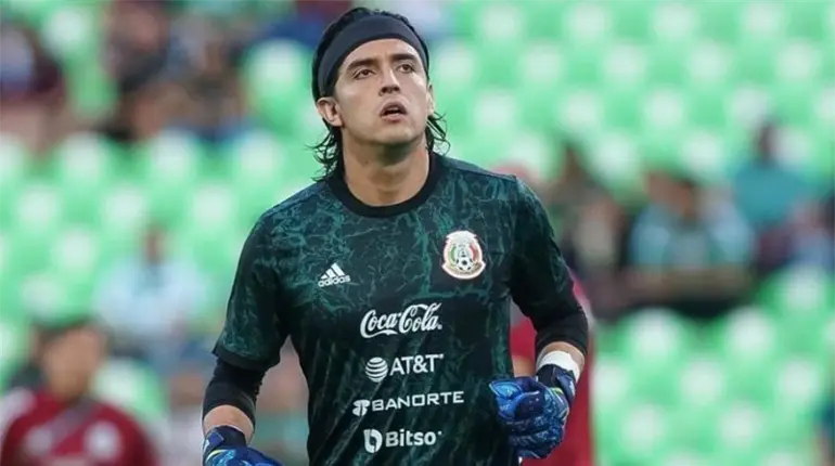 Aguirre presenta convocatoria del Tri
