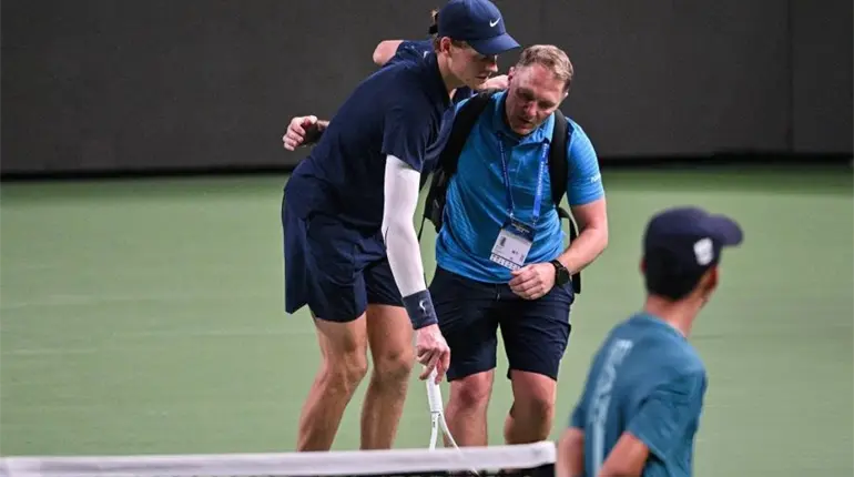 Sinner se retira del Masters de Shanghái por lesión