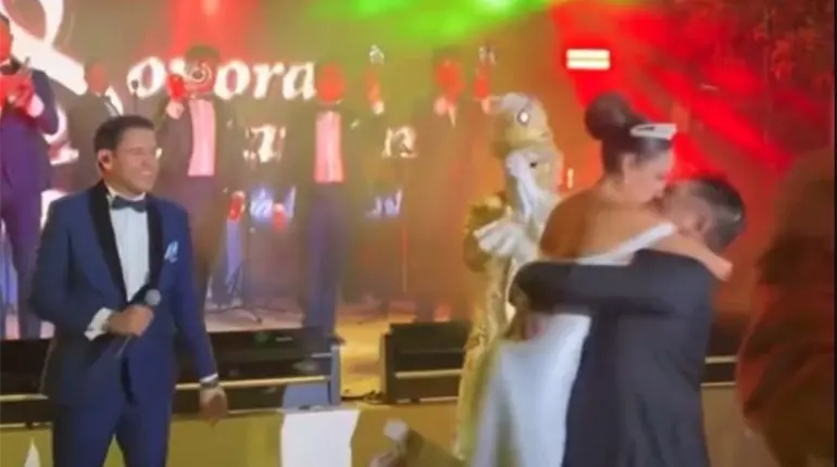 A sus 67 años Juan Osorio se casa con la actriz Eva Daniela de 30