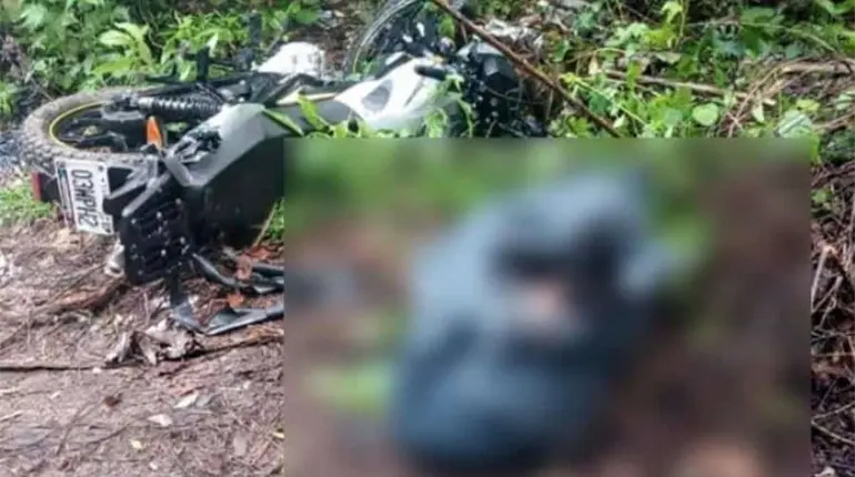 Hallan restos humanos y motocicleta abandonada en ranchería de Comalcalco