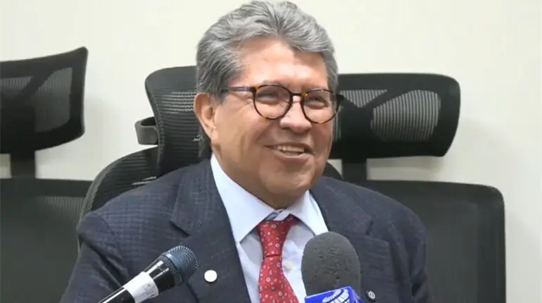 Ley Anti-Stickers “no pasará” en la Cámara de Diputados: Monreal